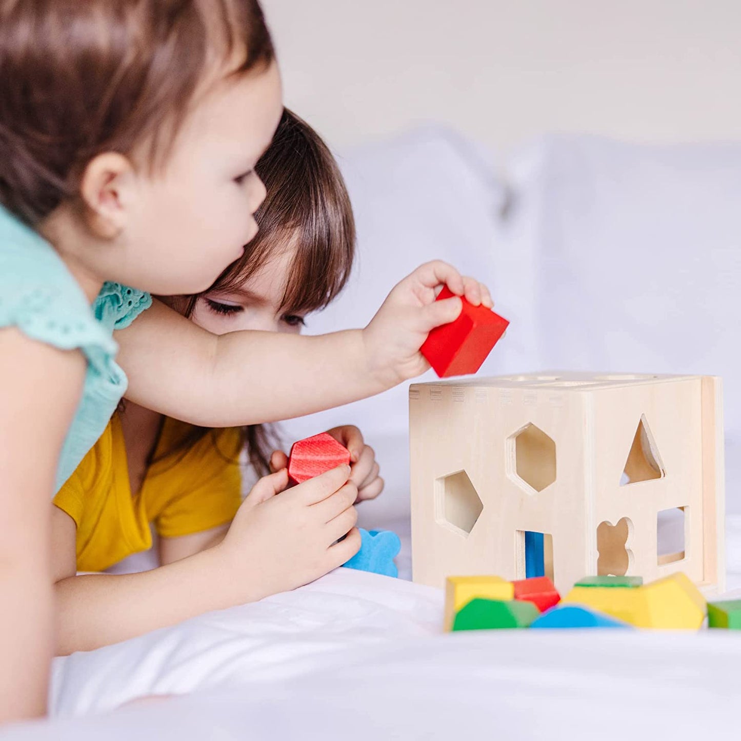 Shape Sorting Cube - Classic Wooden Toy With 12 Shapes - Classic Kids Learning Toys